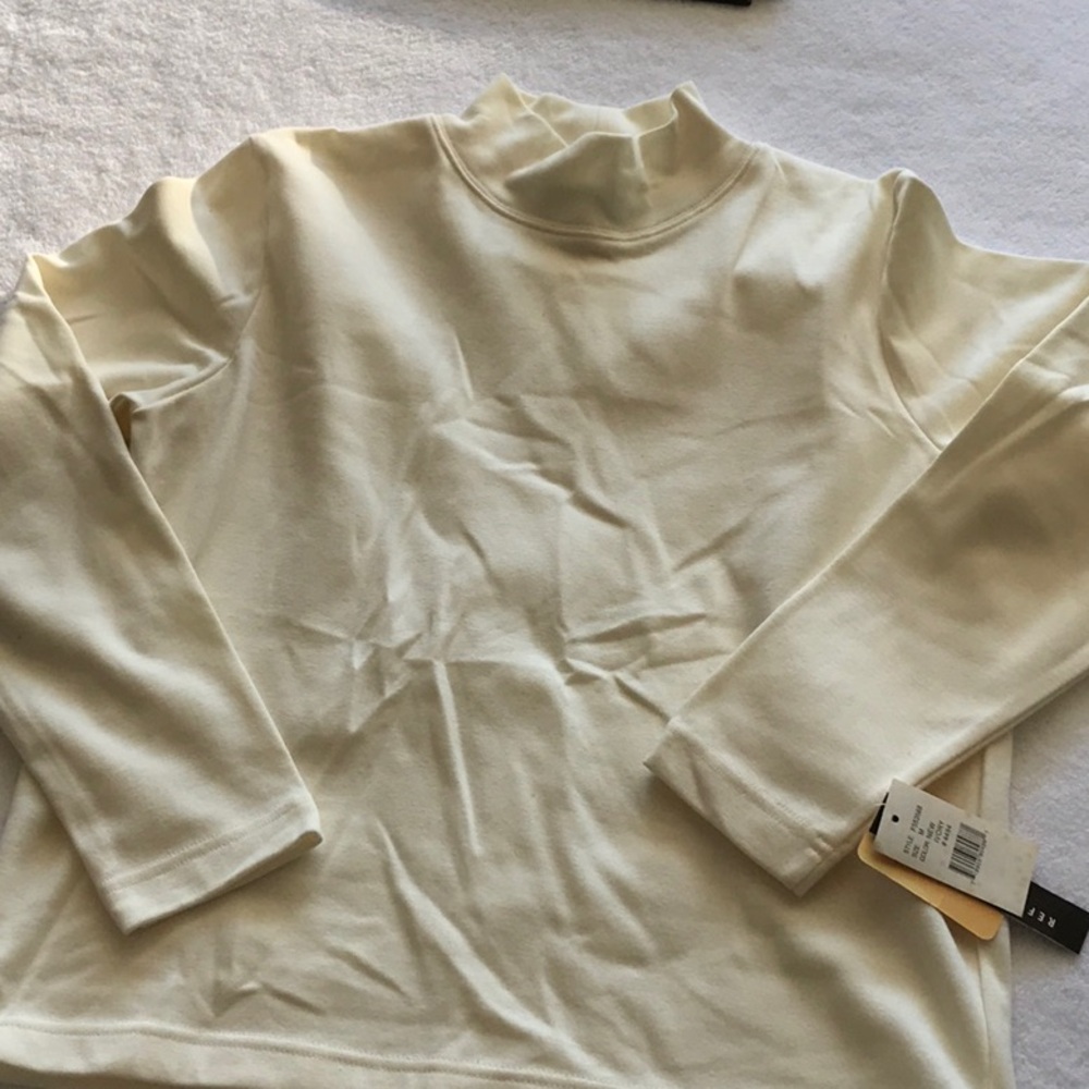 Vintage Reference Point Ivory Long Sleeve Turtleneck Top